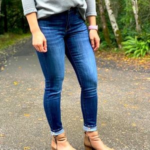 Dark wash skinny Jeans